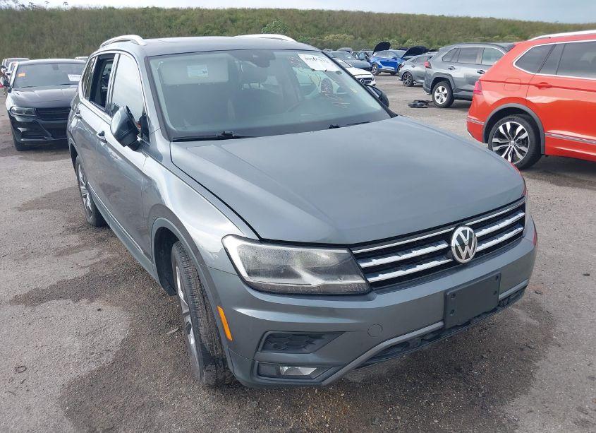 2020 Volkswagen Tiguan 2.0T SE/2.0T SE R-LINE BLACK/2.0T SEL (VIN 3VV3B7AX1LM074218) main photo