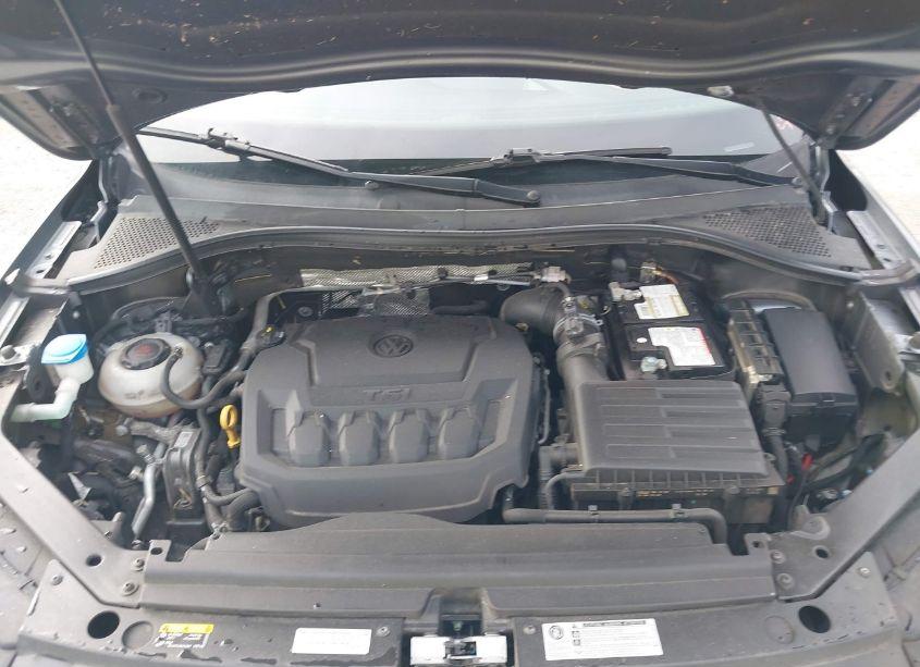 Photo 10 of 2020 Volkswagen Tiguan 2.0T SE/2.0T SE R-LINE BLACK/2.0T SEL (VIN 3VV3B7AX1LM074218)