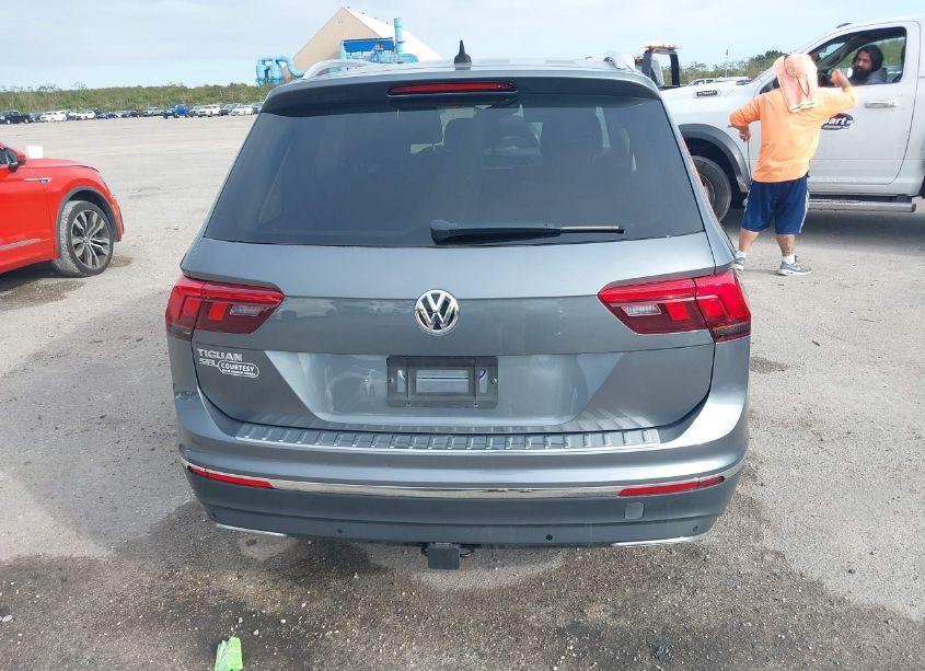 Photo 16 of 2020 Volkswagen Tiguan 2.0T SE/2.0T SE R-LINE BLACK/2.0T SEL (VIN 3VV3B7AX1LM074218)