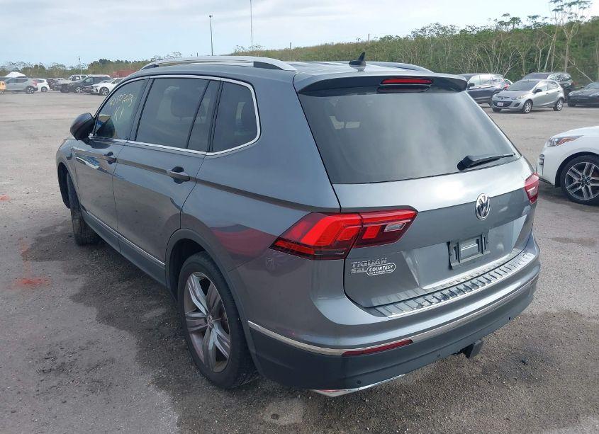 Photo 3 of 2020 Volkswagen Tiguan 2.0T SE/2.0T SE R-LINE BLACK/2.0T SEL (VIN 3VV3B7AX1LM074218)