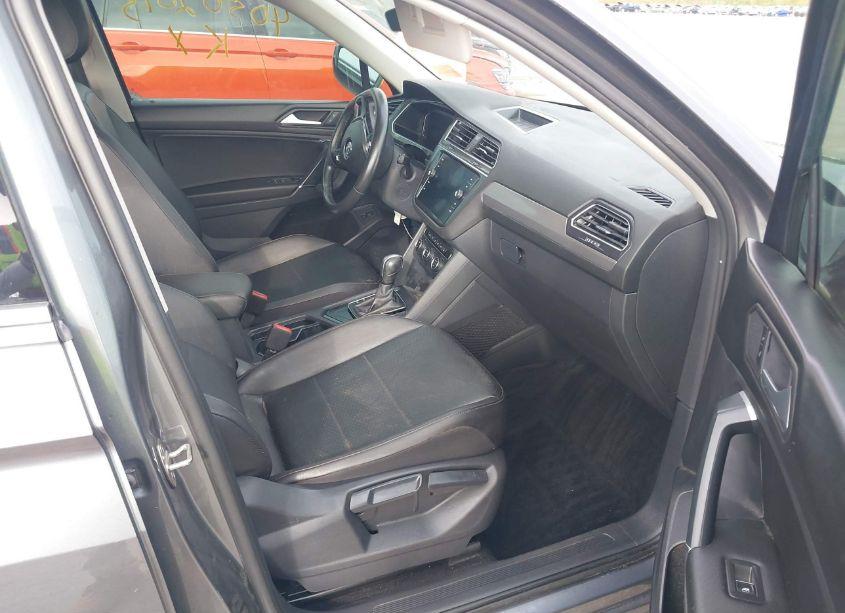 Photo 5 of 2020 Volkswagen Tiguan 2.0T SE/2.0T SE R-LINE BLACK/2.0T SEL (VIN 3VV3B7AX1LM074218)