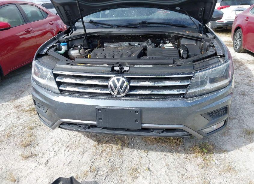 Photo 6 of 2020 Volkswagen Tiguan 2.0T SE/2.0T SE R-LINE BLACK/2.0T SEL (VIN 3VV3B7AX1LM074218)