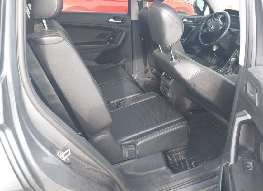 Photo 8 of 2020 Volkswagen Tiguan 2.0T SE/2.0T SE R-LINE BLACK/2.0T SEL (VIN 3VV3B7AX1LM074218)