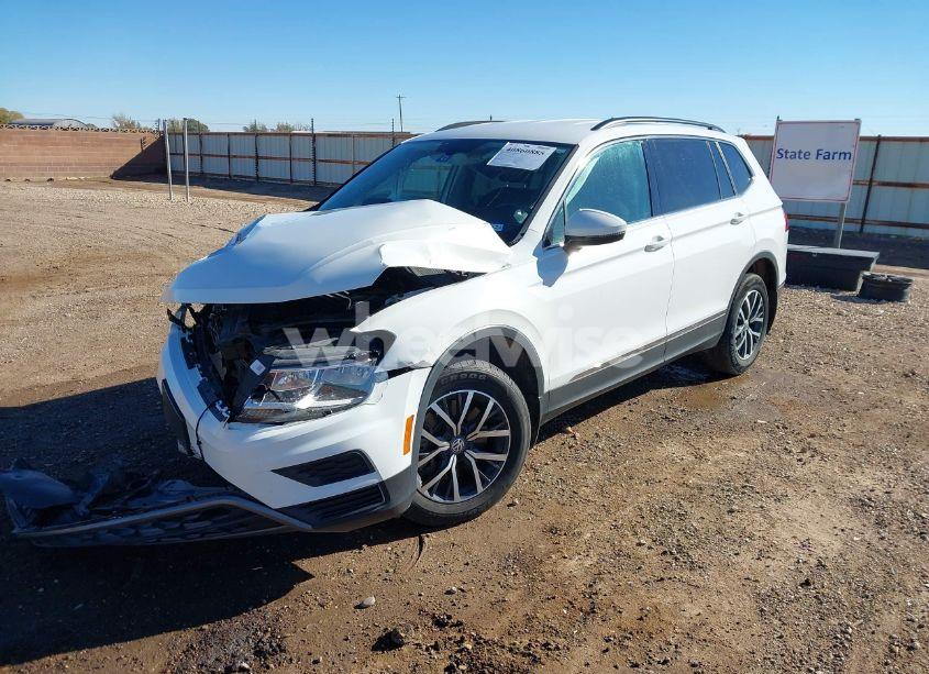 Photo 2 of 2020 Volkswagen Tiguan 2.0T SE/2.0T SE R-LINE BLACK/2.0T SEL (VIN 3VV3B7AX1LM128665)