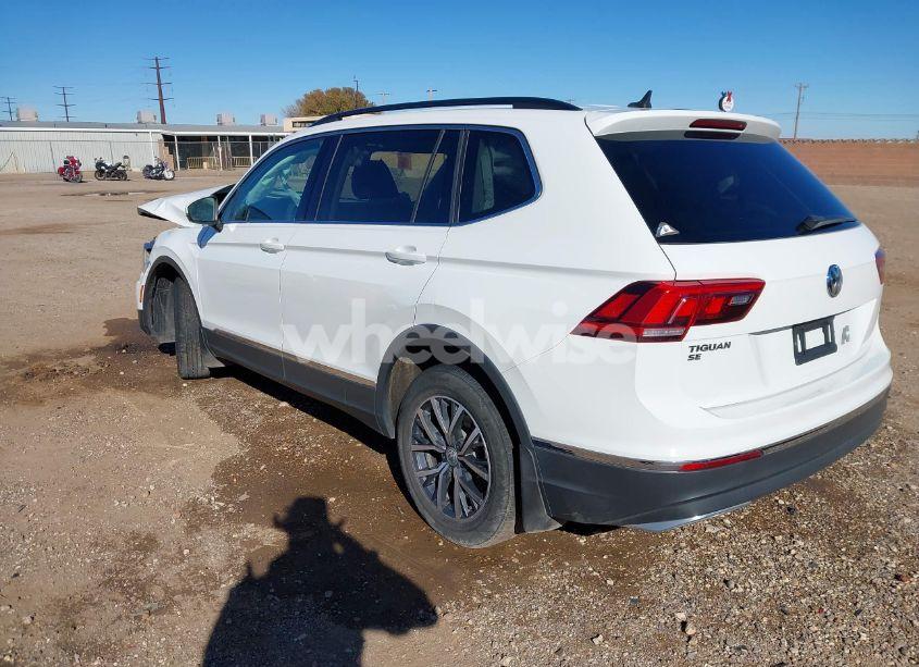 Photo 3 of 2020 Volkswagen Tiguan 2.0T SE/2.0T SE R-LINE BLACK/2.0T SEL (VIN 3VV3B7AX1LM128665)