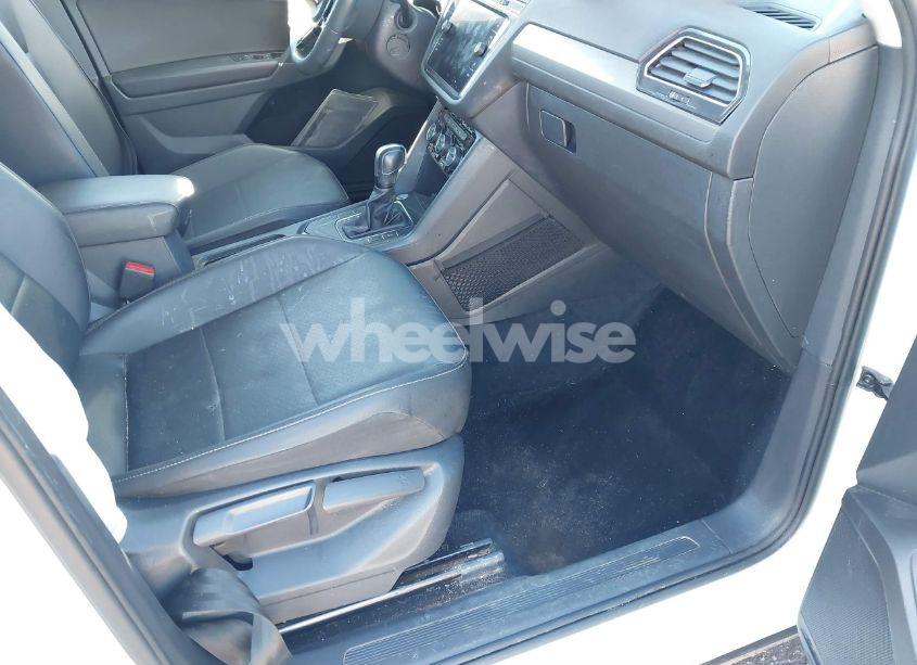 Photo 5 of 2020 Volkswagen Tiguan 2.0T SE/2.0T SE R-LINE BLACK/2.0T SEL (VIN 3VV3B7AX1LM128665)