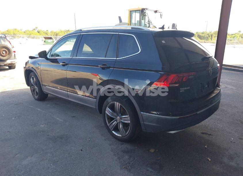 Photo 3 of 2020 Volkswagen Tiguan 2.0T SE/2.0T SE R-LINE BLACK/2.0T SEL (VIN 3VV3B7AX1LM139973)