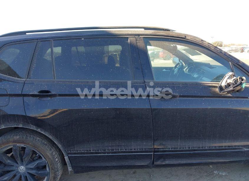 Photo 14 of 2020 Volkswagen Tiguan 2.0T SE/2.0T SE R-LINE BLACK/2.0T SEL (VIN 3VV3B7AX1LM156384)