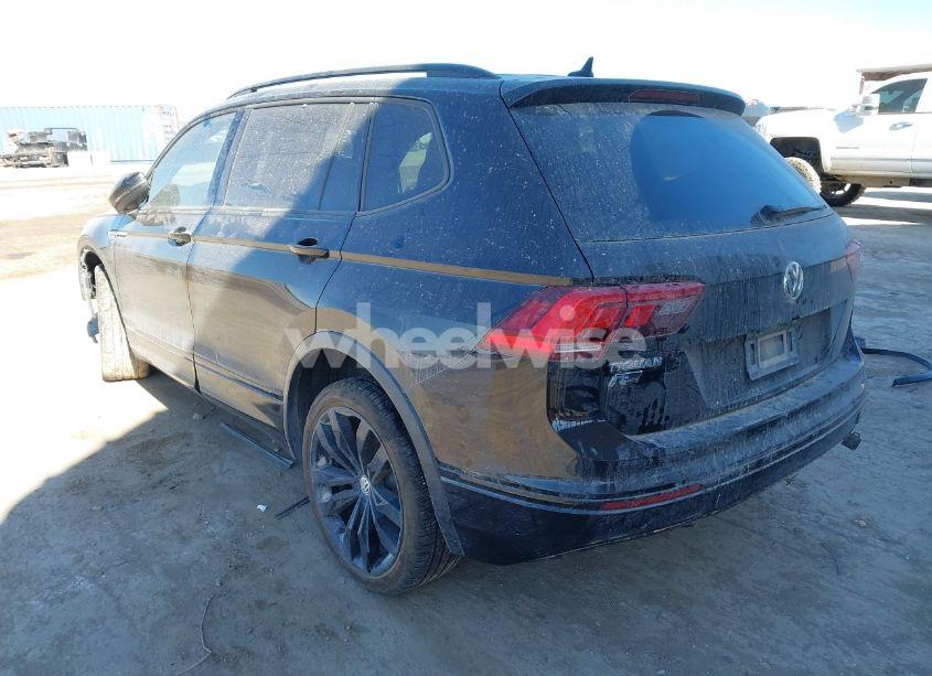 Photo 3 of 2020 Volkswagen Tiguan 2.0T SE/2.0T SE R-LINE BLACK/2.0T SEL (VIN 3VV3B7AX1LM156384)