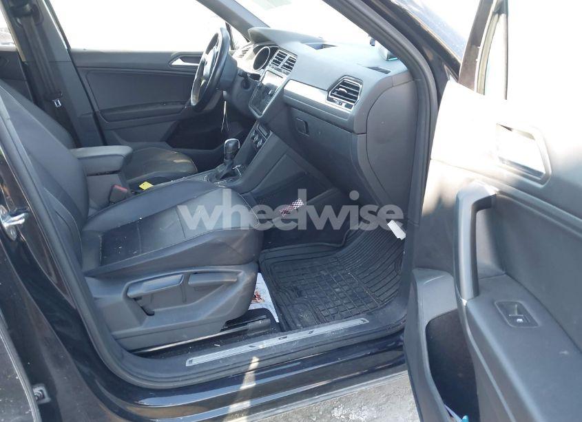Photo 5 of 2020 Volkswagen Tiguan 2.0T SE/2.0T SE R-LINE BLACK/2.0T SEL (VIN 3VV3B7AX1LM156384)