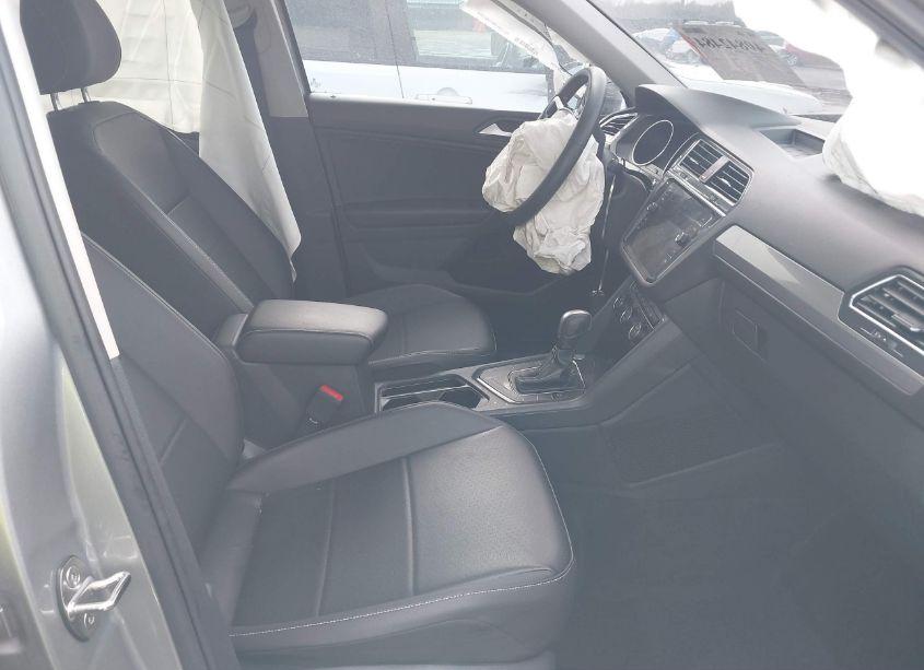 Photo 5 of 2021 Volkswagen Tiguan 2.0T SE/2.0T SE R-LINE BLACK/2.0T SEL (VIN 3VV3B7AX1MM039647)