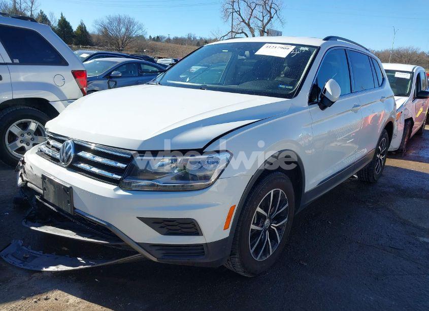 Photo 2 of 2021 Volkswagen Tiguan 2.0T SE/2.0T SE R-LINE BLACK/2.0T SEL (VIN 3VV3B7AX1MM113634)