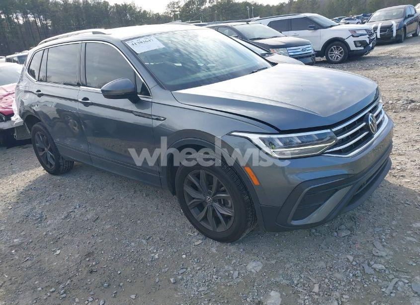 2022 Volkswagen Tiguan 2.0T SE (VIN 3VV3B7AX1NM126028) main photo
