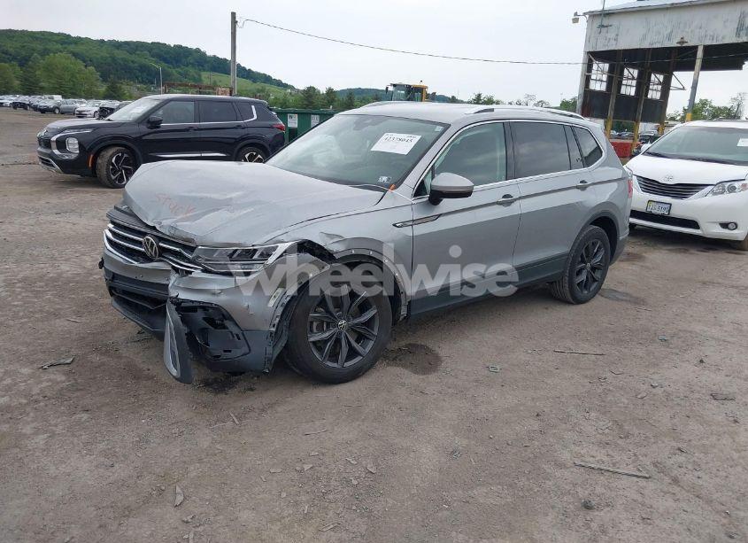 Photo 2 of 2023 Volkswagen Tiguan 2.0T SE (VIN 3VV3B7AX1PM137324)