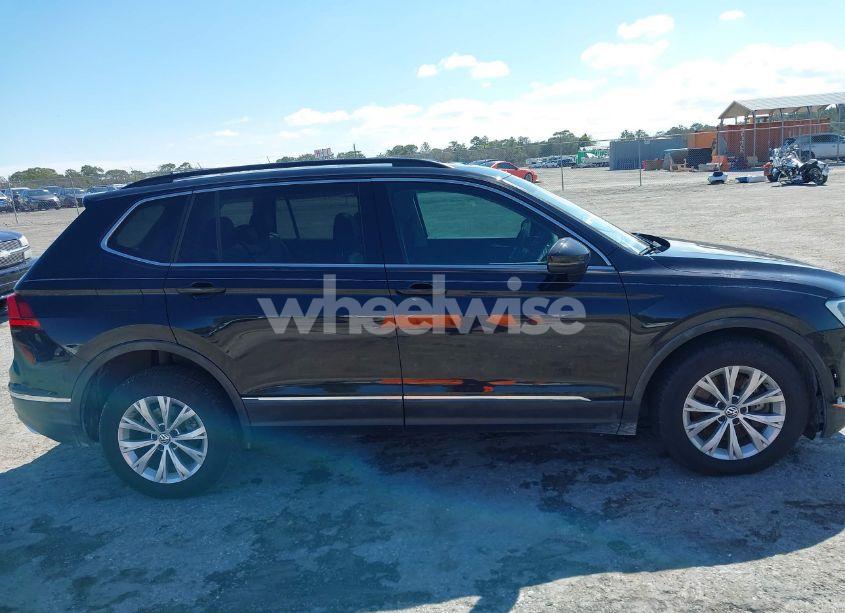 Photo 13 of 2018 Volkswagen Tiguan 2.0T SE/2.0T SEL (VIN 3VV3B7AX2JM006894)