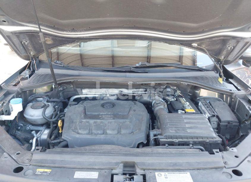 Photo 10 of 2018 Volkswagen Tiguan 2.0T SE/2.0T SEL (VIN 3VV3B7AX2JM017524)