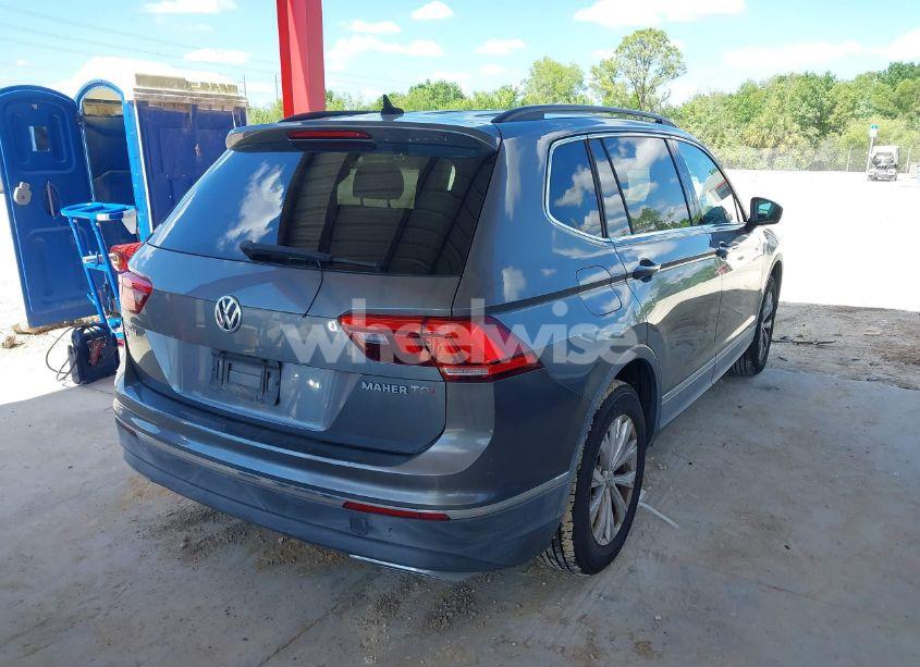 Photo 4 of 2018 Volkswagen Tiguan 2.0T SE/2.0T SEL (VIN 3VV3B7AX2JM017524)