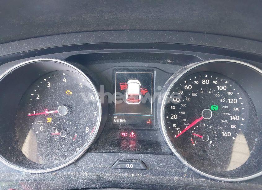 Photo 7 of 2018 Volkswagen Tiguan 2.0T SE/2.0T SEL (VIN 3VV3B7AX2JM017524)