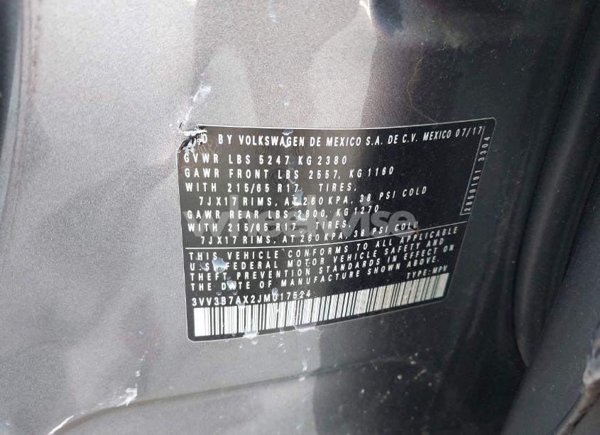 Photo 9 of 2018 Volkswagen Tiguan 2.0T SE/2.0T SEL (VIN 3VV3B7AX2JM017524)