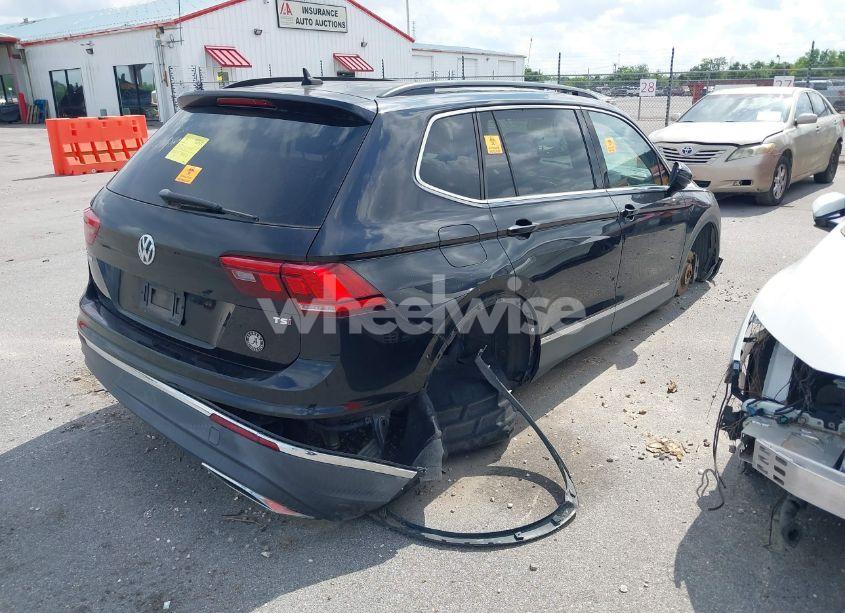 Photo 4 of 2018 Volkswagen Tiguan 2.0T SE/2.0T SEL (VIN 3VV3B7AX2JM049650)