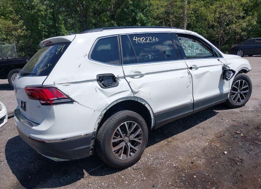 Photo 4 of 2018 Volkswagen Tiguan 2.0T SE/2.0T SEL (VIN 3VV3B7AX2JM207825)