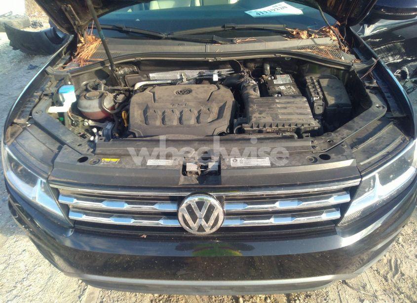 Photo 10 of 2019 Volkswagen Tiguan 2.0T SE/2.0T SEL/2.0T SEL R-LINE/2.0T SEL R-LINE BLACK (VIN 3VV3B7AX2KM053358)