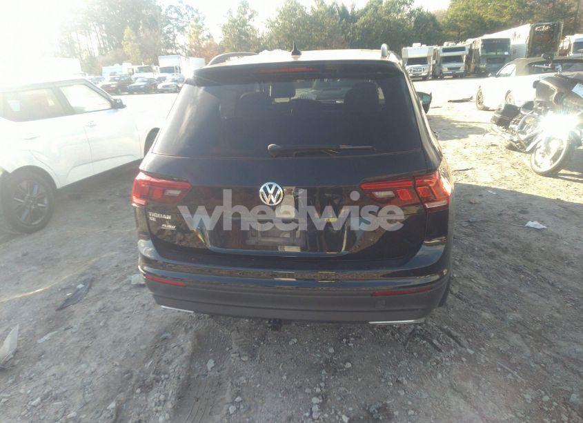 Photo 16 of 2019 Volkswagen Tiguan 2.0T SE/2.0T SEL/2.0T SEL R-LINE/2.0T SEL R-LINE BLACK (VIN 3VV3B7AX2KM053358)