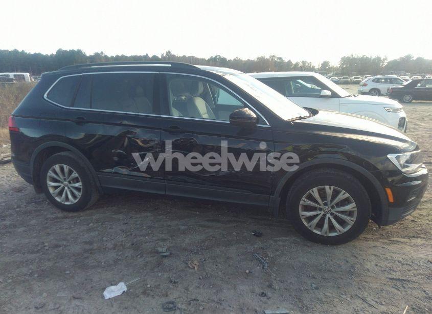 Photo 17 of 2019 Volkswagen Tiguan 2.0T SE/2.0T SEL/2.0T SEL R-LINE/2.0T SEL R-LINE BLACK (VIN 3VV3B7AX2KM053358)