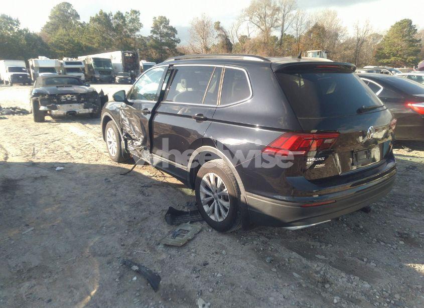Photo 3 of 2019 Volkswagen Tiguan 2.0T SE/2.0T SEL/2.0T SEL R-LINE/2.0T SEL R-LINE BLACK (VIN 3VV3B7AX2KM053358)