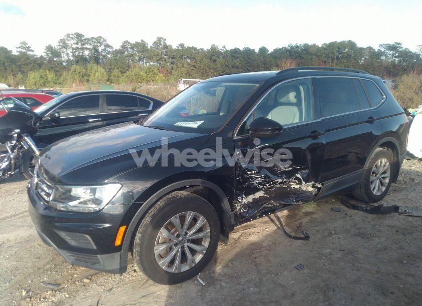 Photo 6 of 2019 Volkswagen Tiguan 2.0T SE/2.0T SEL/2.0T SEL R-LINE/2.0T SEL R-LINE BLACK (VIN 3VV3B7AX2KM053358)