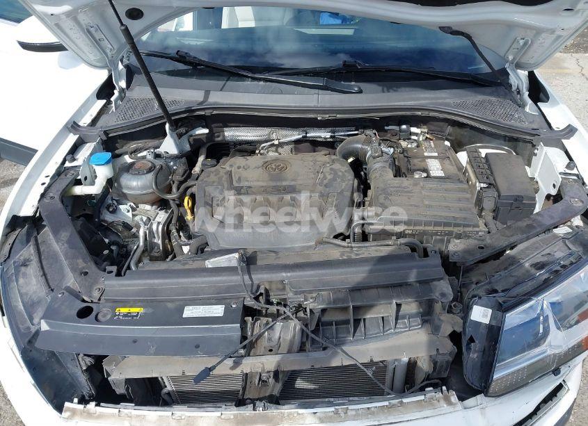 Photo 10 of 2019 Volkswagen Tiguan 2.0T SE/2.0T SEL/2.0T SEL R-LINE/2.0T SEL R-LINE BLACK (VIN 3VV3B7AX2KM063646)