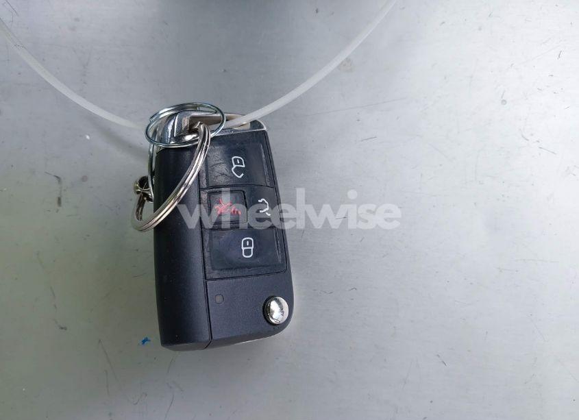 Photo 11 of 2019 Volkswagen Tiguan 2.0T SE/2.0T SEL/2.0T SEL R-LINE/2.0T SEL R-LINE BLACK (VIN 3VV3B7AX2KM063646)