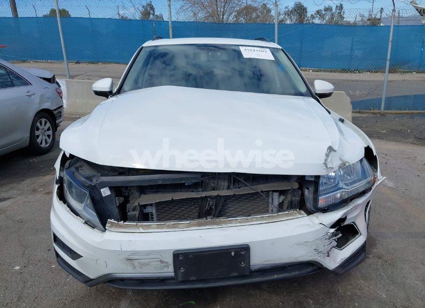 Photo 12 of 2019 Volkswagen Tiguan 2.0T SE/2.0T SEL/2.0T SEL R-LINE/2.0T SEL R-LINE BLACK (VIN 3VV3B7AX2KM063646)