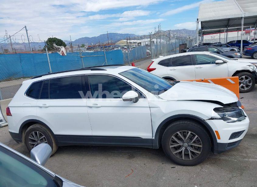 Photo 13 of 2019 Volkswagen Tiguan 2.0T SE/2.0T SEL/2.0T SEL R-LINE/2.0T SEL R-LINE BLACK (VIN 3VV3B7AX2KM063646)