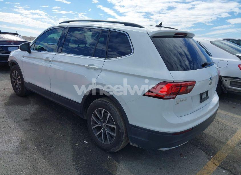 Photo 3 of 2019 Volkswagen Tiguan 2.0T SE/2.0T SEL/2.0T SEL R-LINE/2.0T SEL R-LINE BLACK (VIN 3VV3B7AX2KM063646)