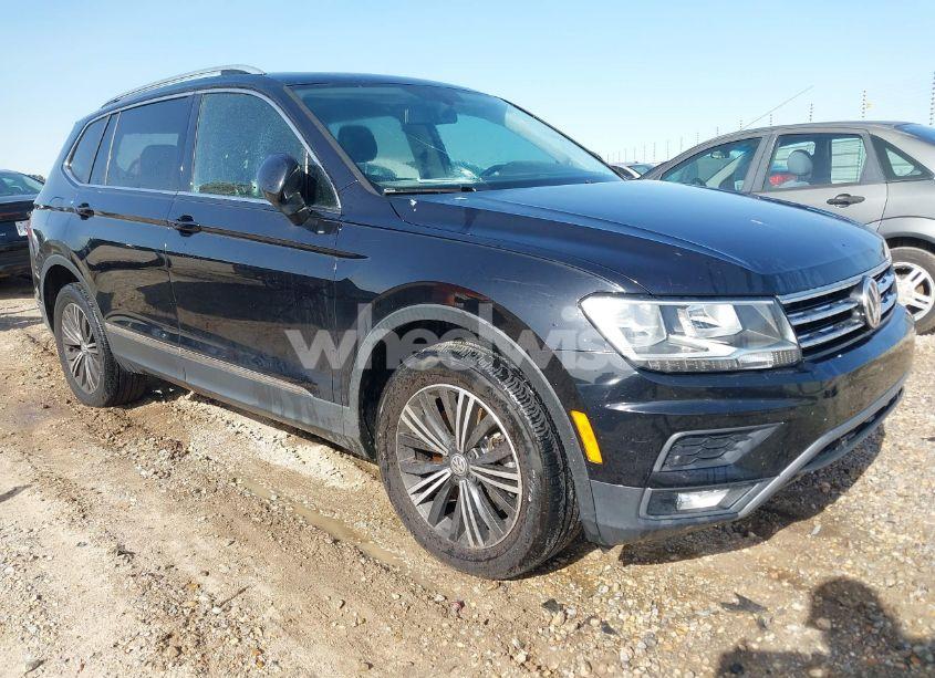 2019 Volkswagen Tiguan 2.0T SE/2.0T SEL/2.0T SEL R-LINE/2.0T SEL R-LINE BLACK (VIN 3VV3B7AX2KM090202) main photo