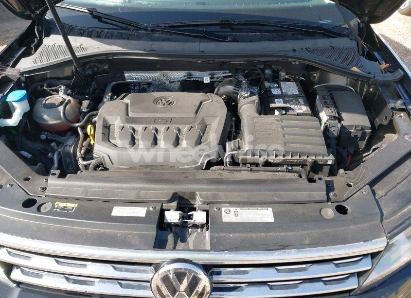 Photo 10 of 2019 Volkswagen Tiguan 2.0T SE/2.0T SEL/2.0T SEL R-LINE/2.0T SEL R-LINE BLACK (VIN 3VV3B7AX2KM090202)