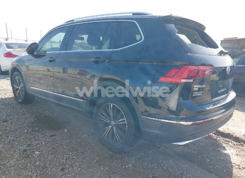 Photo 3 of 2019 Volkswagen Tiguan 2.0T SE/2.0T SEL/2.0T SEL R-LINE/2.0T SEL R-LINE BLACK (VIN 3VV3B7AX2KM090202)