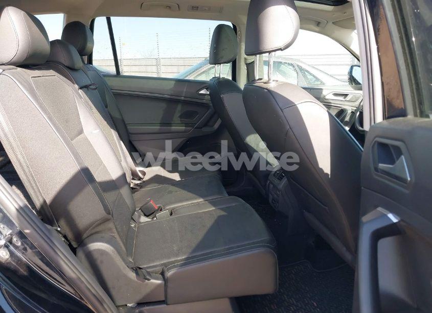 Photo 8 of 2019 Volkswagen Tiguan 2.0T SE/2.0T SEL/2.0T SEL R-LINE/2.0T SEL R-LINE BLACK (VIN 3VV3B7AX2KM090202)