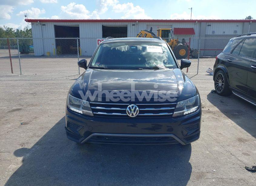Photo 12 of 2019 Volkswagen Tiguan 2.0T SE/2.0T SEL/2.0T SEL R-LINE/2.0T SEL R-LINE BLACK (VIN 3VV3B7AX2KM136935)