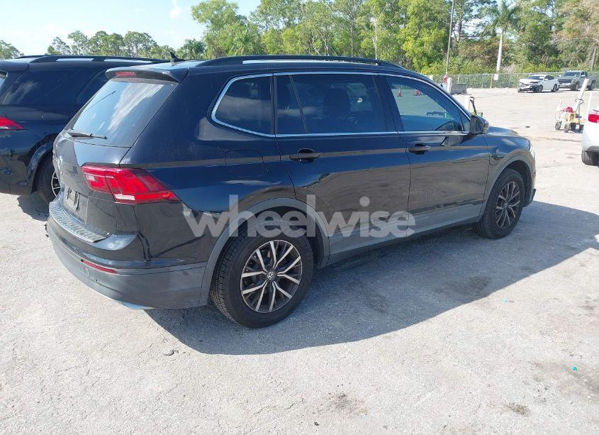 Photo 4 of 2019 Volkswagen Tiguan 2.0T SE/2.0T SEL/2.0T SEL R-LINE/2.0T SEL R-LINE BLACK (VIN 3VV3B7AX2KM136935)