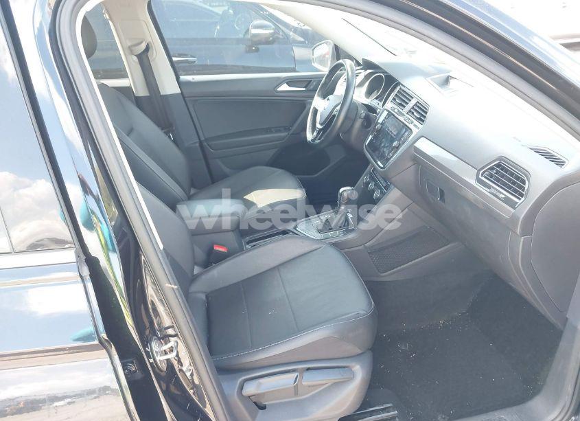 Photo 5 of 2019 Volkswagen Tiguan 2.0T SE/2.0T SEL/2.0T SEL R-LINE/2.0T SEL R-LINE BLACK (VIN 3VV3B7AX2KM136935)