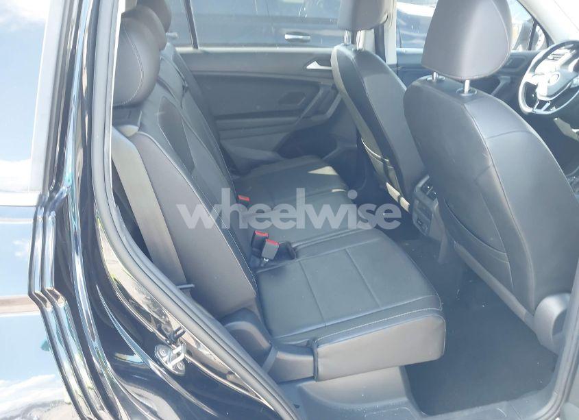 Photo 8 of 2019 Volkswagen Tiguan 2.0T SE/2.0T SEL/2.0T SEL R-LINE/2.0T SEL R-LINE BLACK (VIN 3VV3B7AX2KM136935)