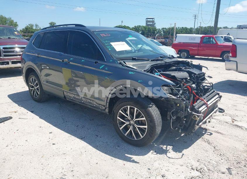 2019 Volkswagen Tiguan 2.0T SE/2.0T SEL/2.0T SEL R-LINE/2.0T SEL R-LINE BLACK (VIN 3VV3B7AX2KM147949) main photo
