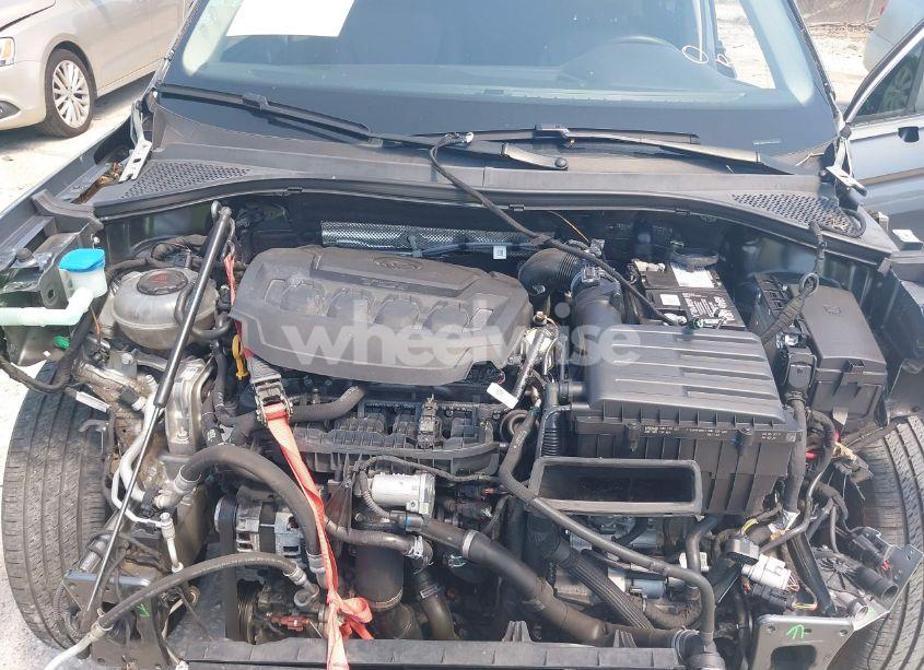 Photo 10 of 2019 Volkswagen Tiguan 2.0T SE/2.0T SEL/2.0T SEL R-LINE/2.0T SEL R-LINE BLACK (VIN 3VV3B7AX2KM147949)