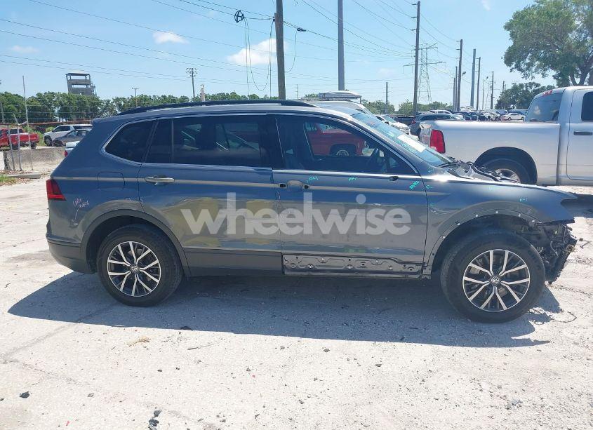Photo 14 of 2019 Volkswagen Tiguan 2.0T SE/2.0T SEL/2.0T SEL R-LINE/2.0T SEL R-LINE BLACK (VIN 3VV3B7AX2KM147949)