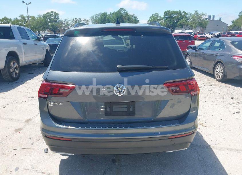 Photo 17 of 2019 Volkswagen Tiguan 2.0T SE/2.0T SEL/2.0T SEL R-LINE/2.0T SEL R-LINE BLACK (VIN 3VV3B7AX2KM147949)