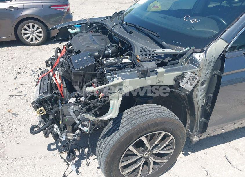 Photo 22 of 2019 Volkswagen Tiguan 2.0T SE/2.0T SEL/2.0T SEL R-LINE/2.0T SEL R-LINE BLACK (VIN 3VV3B7AX2KM147949)