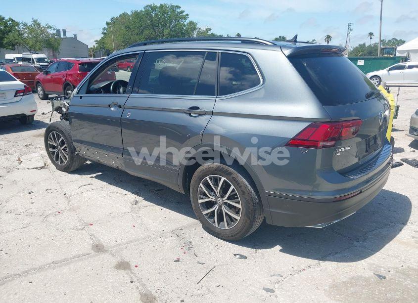 Photo 3 of 2019 Volkswagen Tiguan 2.0T SE/2.0T SEL/2.0T SEL R-LINE/2.0T SEL R-LINE BLACK (VIN 3VV3B7AX2KM147949)
