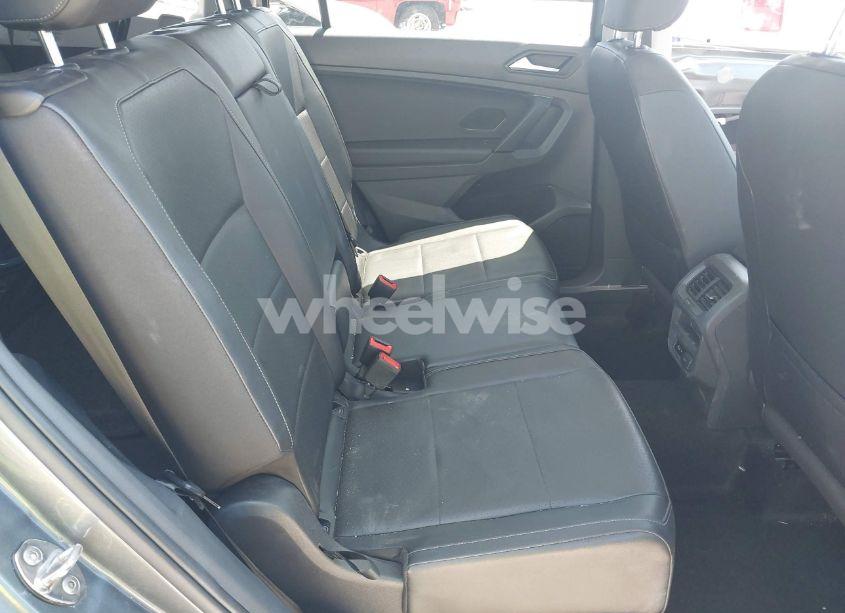 Photo 8 of 2019 Volkswagen Tiguan 2.0T SE/2.0T SEL/2.0T SEL R-LINE/2.0T SEL R-LINE BLACK (VIN 3VV3B7AX2KM147949)